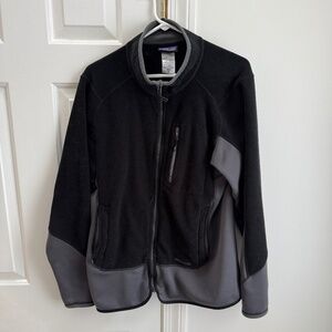 Patagonia Fleece Jacket – Men’s Medium – Gray & Black